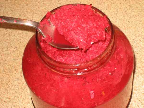 Horseradish with beets: recipes for the winter