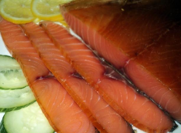 Hot and cold smoked salmon at home