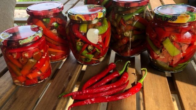 Hot pepper for the winter with honey: recipes for canning and pickling