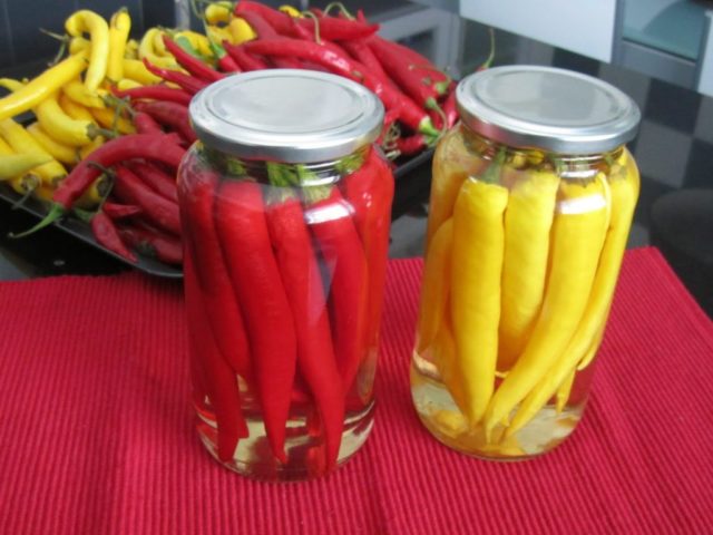 Hot pepper for the winter with honey: recipes for canning and pickling