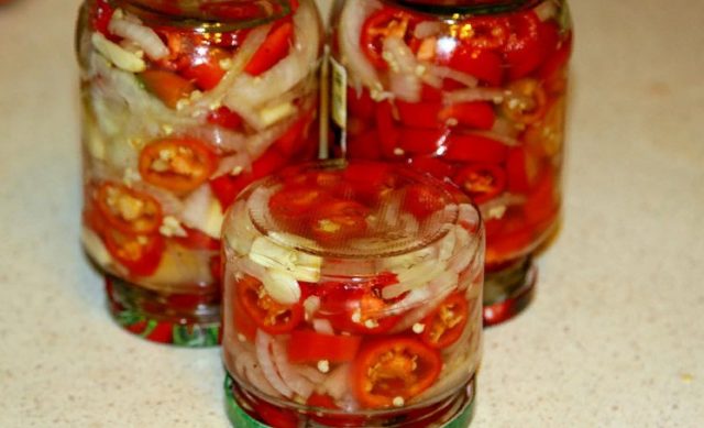 Hot pepper for the winter with honey: recipes for canning and pickling