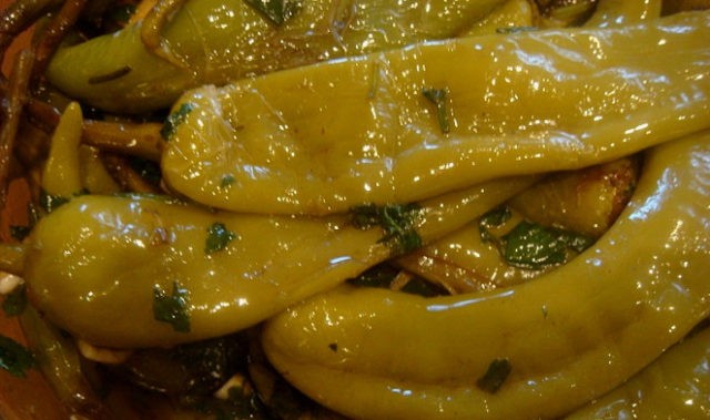 Hot pepper in Korean for the winter: recipes with photos at home