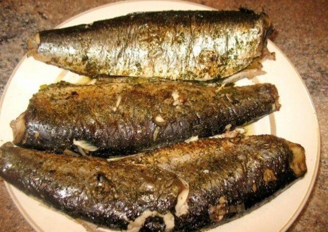 Hot smoked herring at home