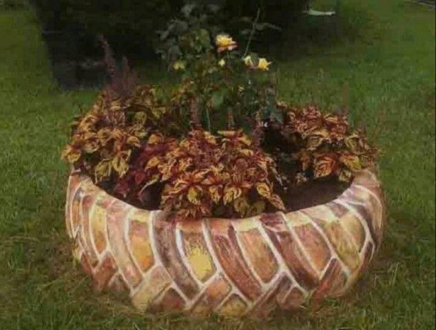 How and how to paint tires for a flower bed: interesting design ideas + photos