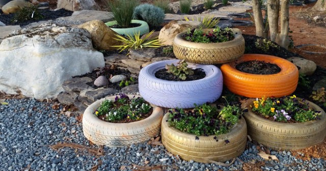 How and how to paint tires for a flower bed: interesting design ideas + photos