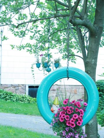 How and how to paint tires for a flower bed: interesting design ideas + photos