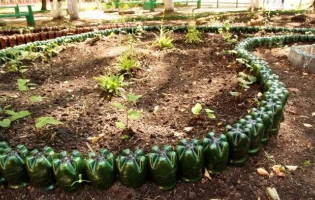 How beautiful it is to make beds in the garden + photo