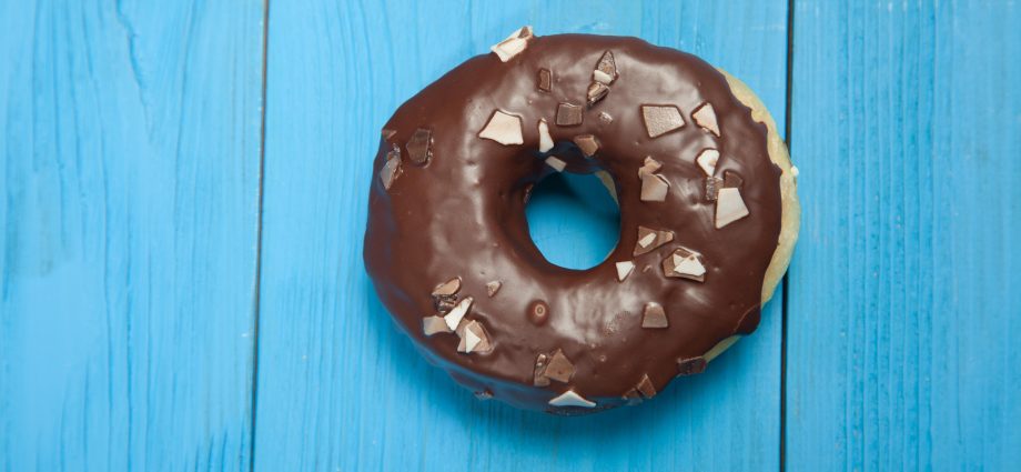 How do you know if your donut is too large? Here are the standards for women and men