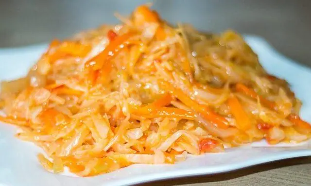 How many days cabbage is stored in the refrigerator: fresh, cut, chopped