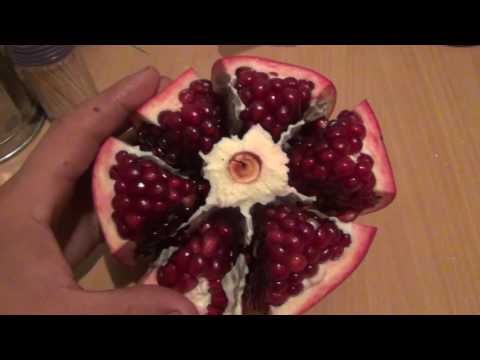 How much iron is in a pomegranate and how to take pomegranate juice