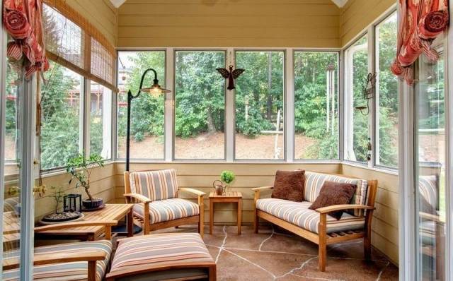 How to arrange a veranda in a village house + photo 