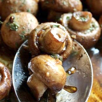 How to bake champignons: recipes for the oven and slow cooker