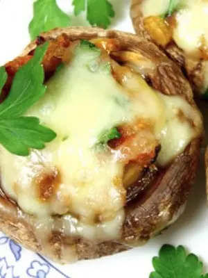 How to bake champignons: recipes for the oven and slow cooker