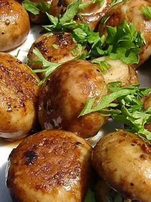 How to bake champignons: recipes for the oven and slow cooker