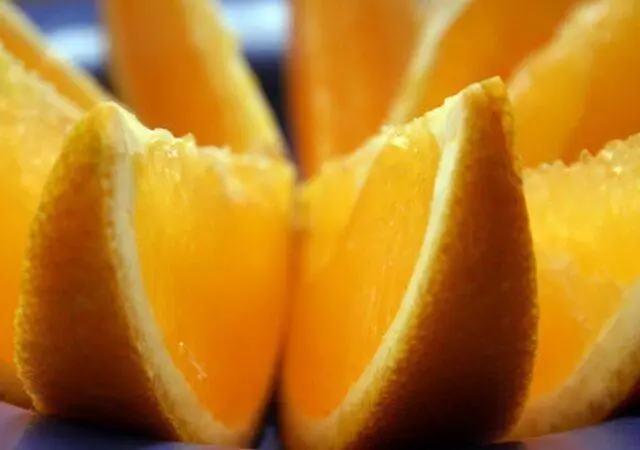 How to beautifully cut an orange