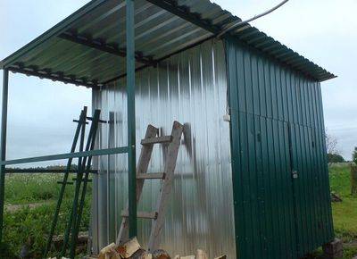 How to build a barn with your own hands cheaply