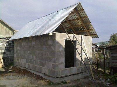 How to build a barn with your own hands cheaply