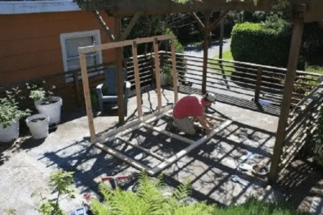 How to build a chicken coop in the country with your own hands 