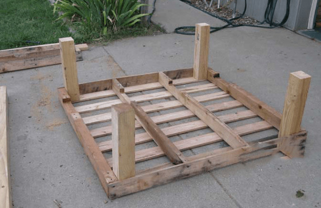 How to build a chicken coop out of pallets 