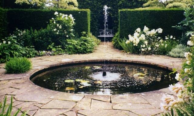 How to build a fountain in the country with your own hands 