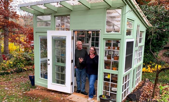 How to build a greenhouse with your own hands with heating: instructions