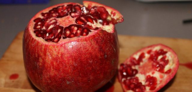 How to choose a ripe and sweet pomegranate