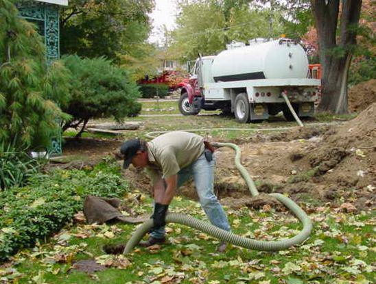 How to clean the toilet in the country with your own hands