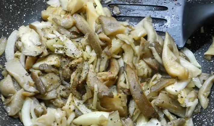 How to cook buckwheat with porcini mushrooms