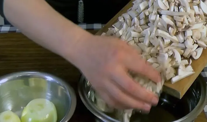 How to cook champignons with cream