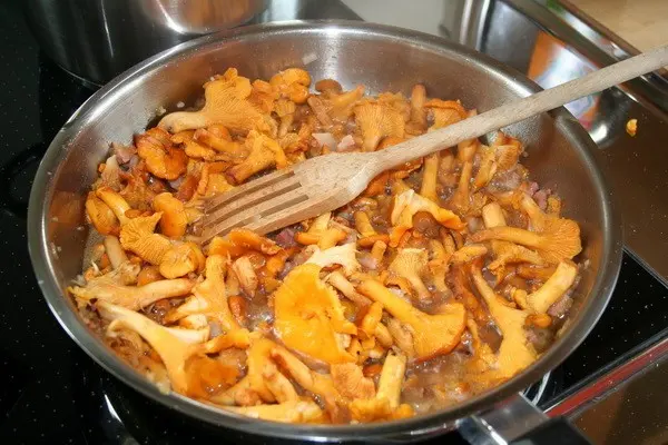 How to cook chanterelle mushroom julienne