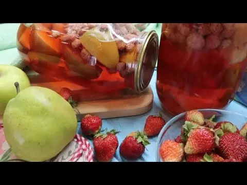 How to cook compote from strawberries and apples