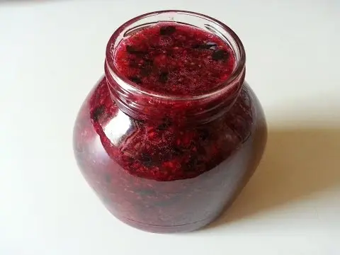 How to cook five-minute blackcurrant jam