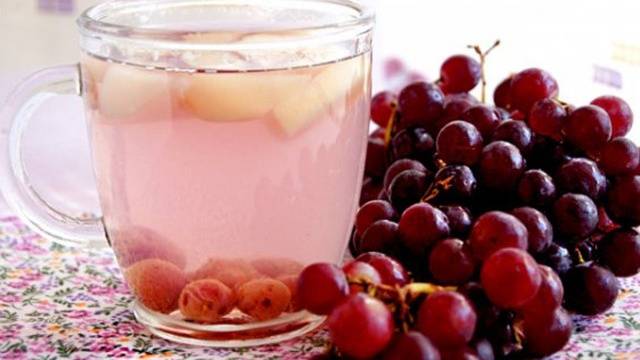 How to cook grape compote