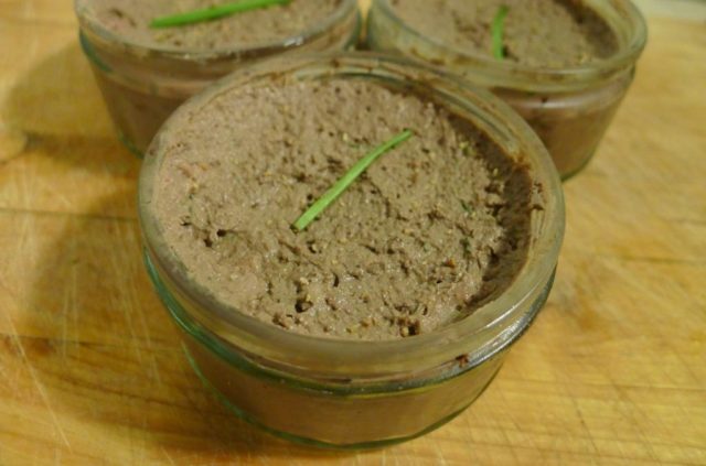 How to cook homemade beef liver pate: in the oven, slow cooker