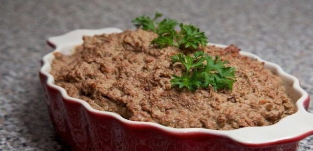 How to cook homemade beef liver pate: in the oven, slow cooker