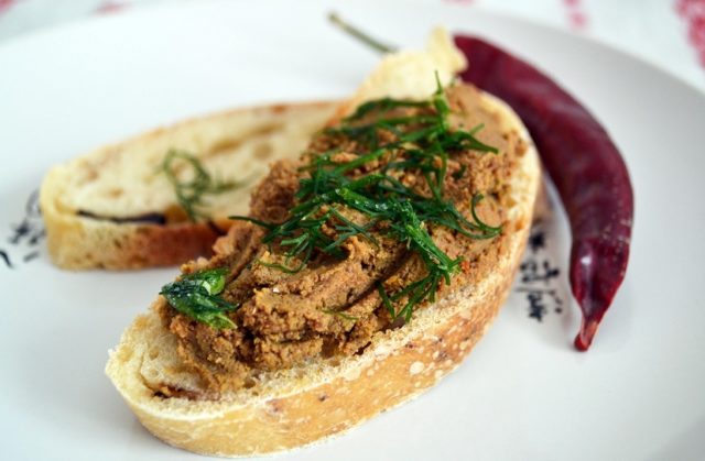 How to cook homemade beef liver pate: in the oven, slow cooker