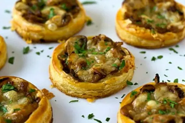 How to cook julienne with mushrooms in tartlets