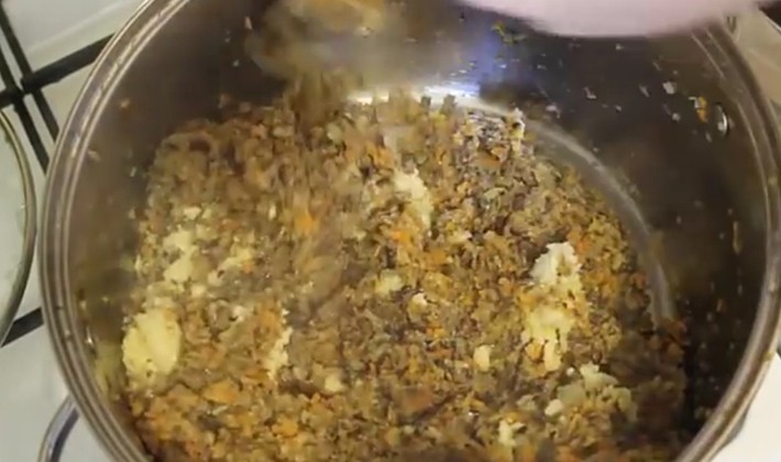 How to cook mushroom caviar from mushrooms with garlic