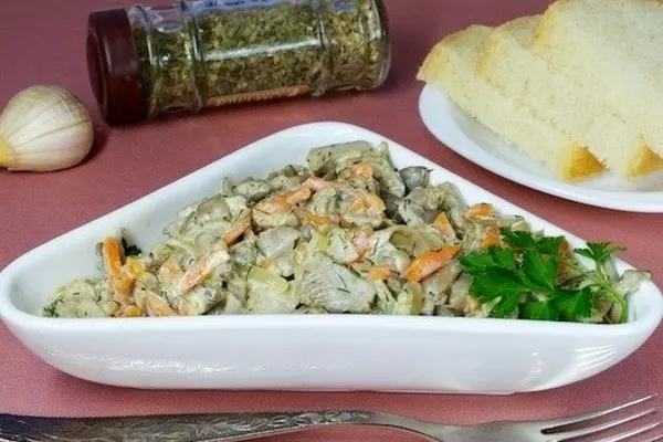 How to cook oyster mushrooms with sour cream: step by step recipes