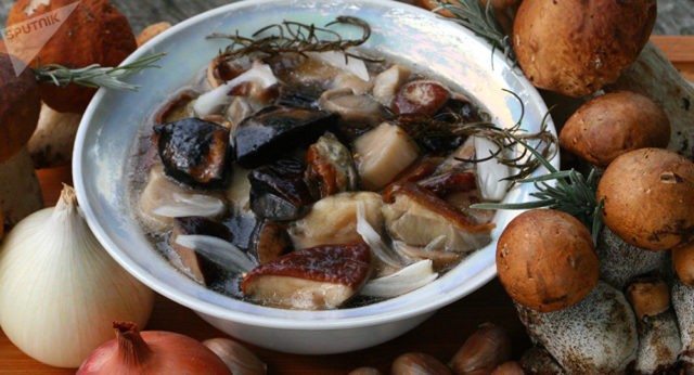 How to cook porcini mushrooms: before frying, freezing and until cooked