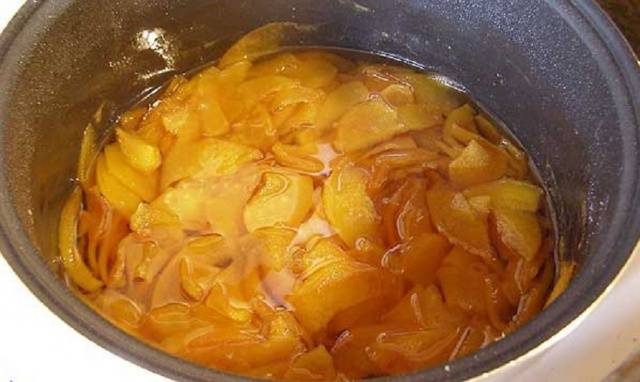 How to cook quince jam in a slow cooker