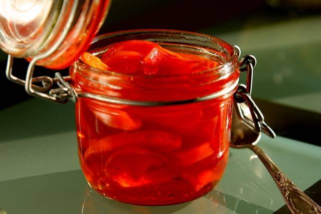 How to cook quince jam with slices 