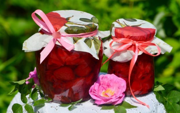 How to cook rose petal jam: useful properties, how to make