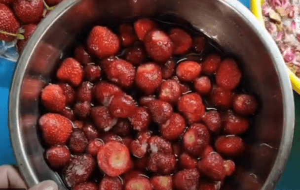 How to cook rose petal jam: useful properties, how to make