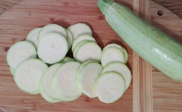 How to cook zucchini with mushrooms: in a slow cooker, in the oven