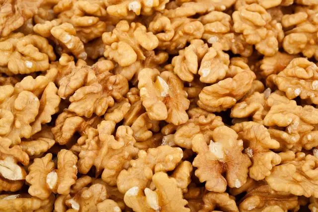 How to crack walnuts at home