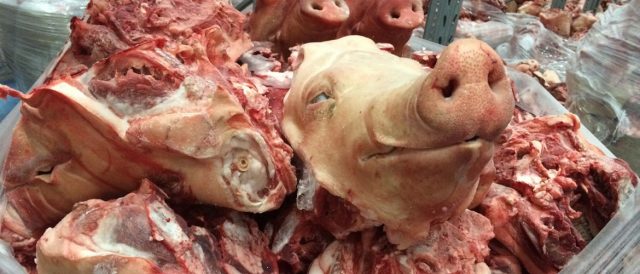 How to cut a pigs head: step by step instructions