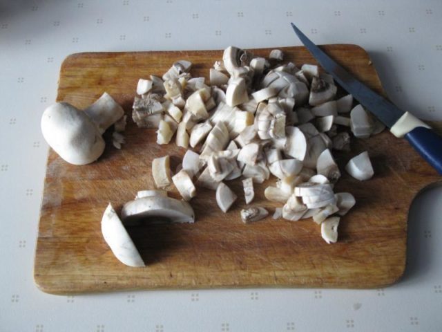 How to cut champignons for frying, for soup, for pizza, for grilling, for julienne