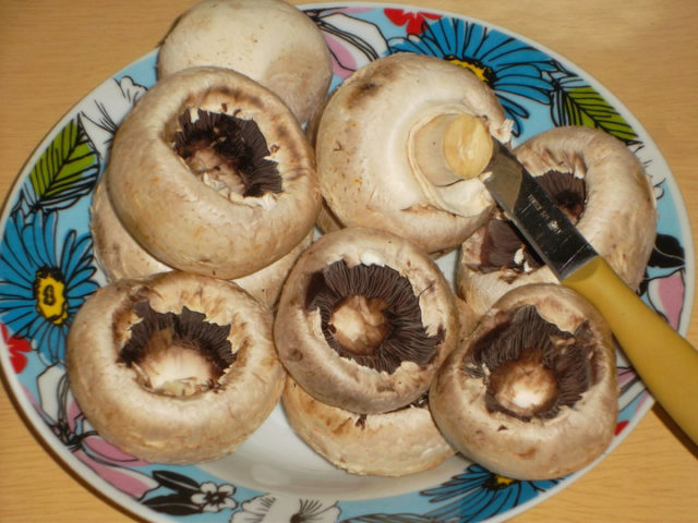 How to cut champignons for frying, for soup, for pizza, for grilling, for julienne