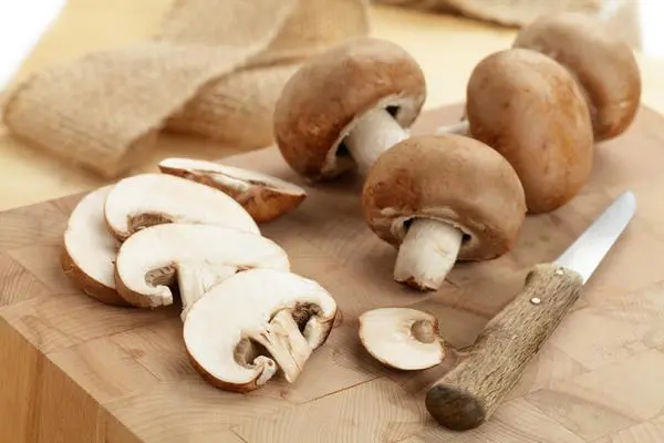 How to cut champignons for frying, for soup, for pizza, for grilling, for julienne